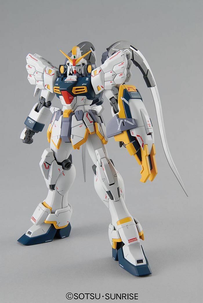 BANDAI MG 1/100 Gundam Sandrock EW