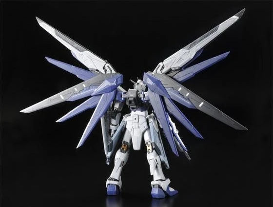 PBANDAI RG 1/144 ZGMF-X10A Freedom Gundam (Deactive Mode)