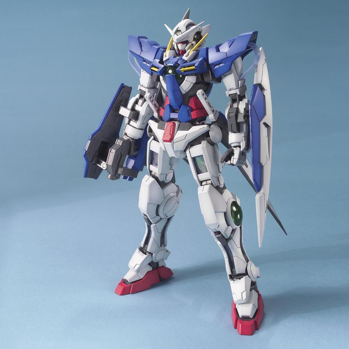 BANDAI MG 1/100 Gundam Exia