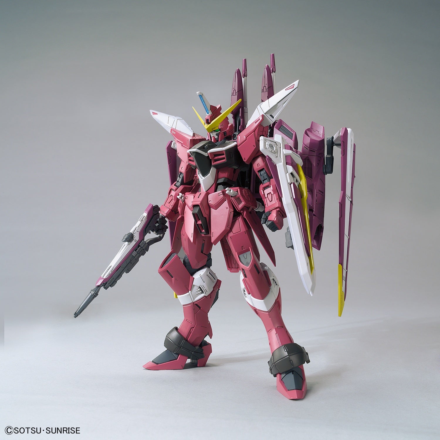 BANDAI MG 1/100 Justice Gundam