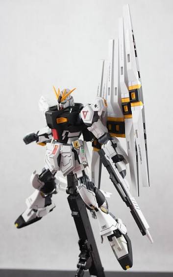 MC Model 1/144 RX-93 V Gundoom